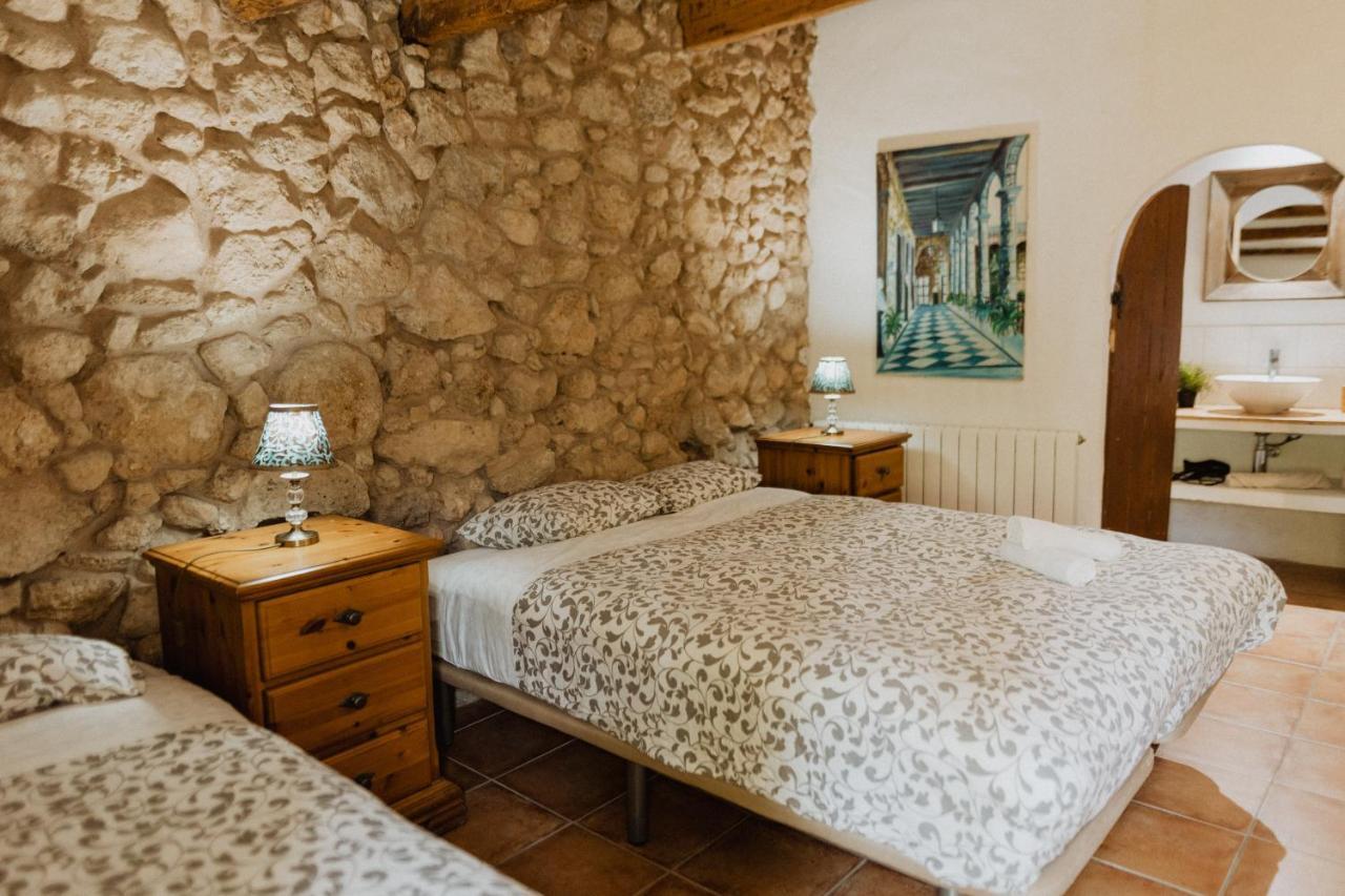 Cal Pau Cruset Pension Torrellas de Foix Buitenkant foto
