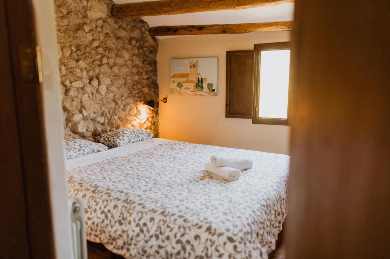 Cal Pau Cruset Pension Torrellas de Foix Buitenkant foto