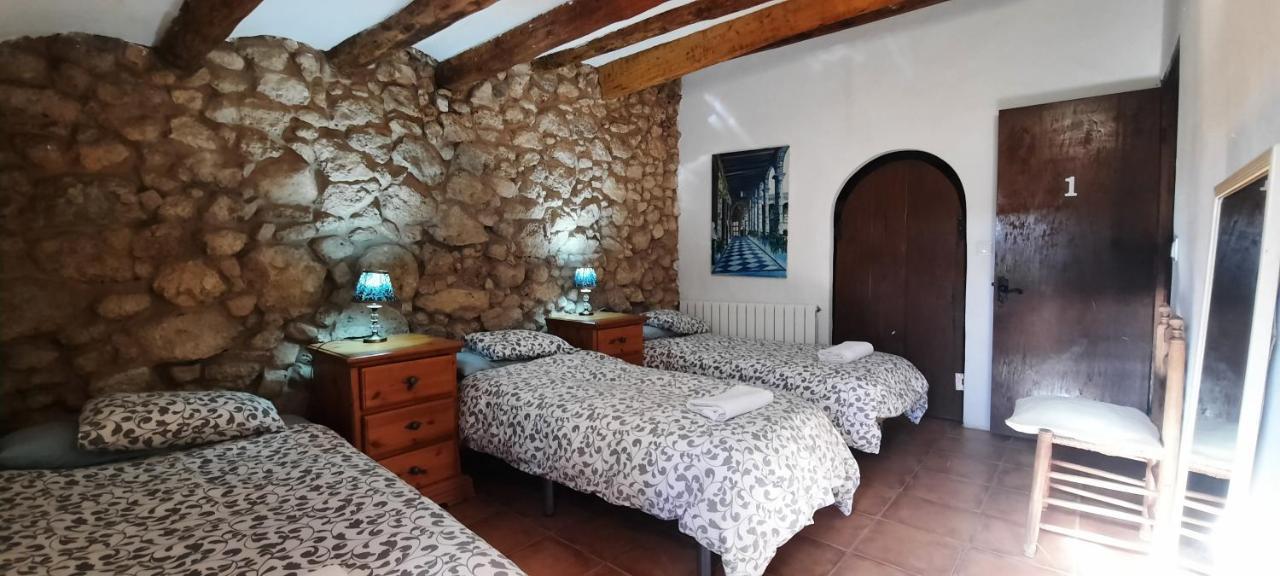 Cal Pau Cruset Pension Torrellas de Foix Buitenkant foto